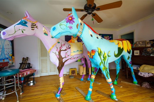 Gigi’s “Dream Weaver” horse, sponsored by a group dubbed Sixteen Hands. Photo by Mark Schmerling