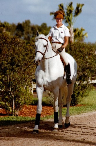 Sue Williams and Abdullah on one of their daily rides along a bridle trail in Wellington, Florida, in the 1990s. Photo courtesy of Williamsburg Farm