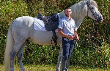 3712.HH.Justin Haefner and Artie.pcSusanMcClafferty.uto