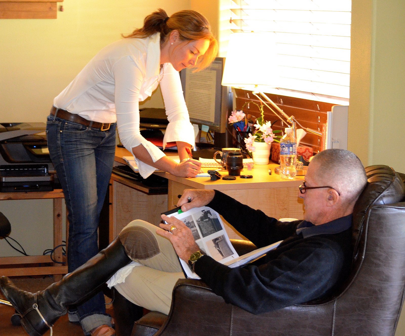 Karen and George in Karen’s home in Oregon. Photo by Barbara Dudley