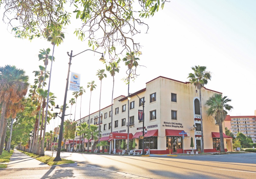 Enjoy shopping in Venice Photo courtesy of Venice MainStreet